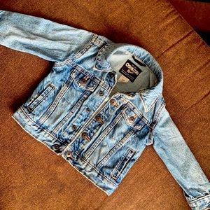 Unisex jean jacket. Used but in great condition.